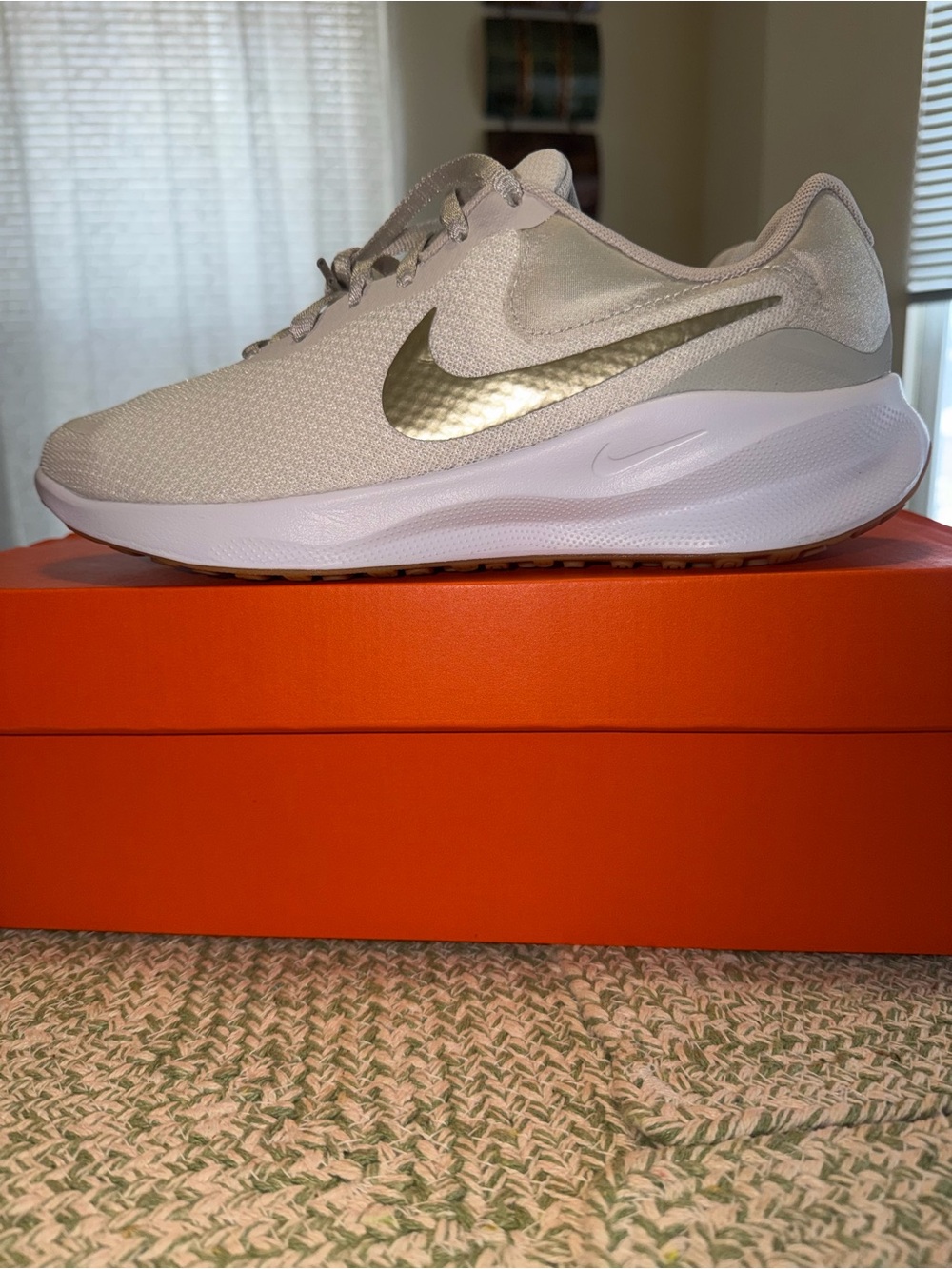 Nike Revolution 7 Women's Light Beige Running Shoes with Gold Swoosh size 9 new!